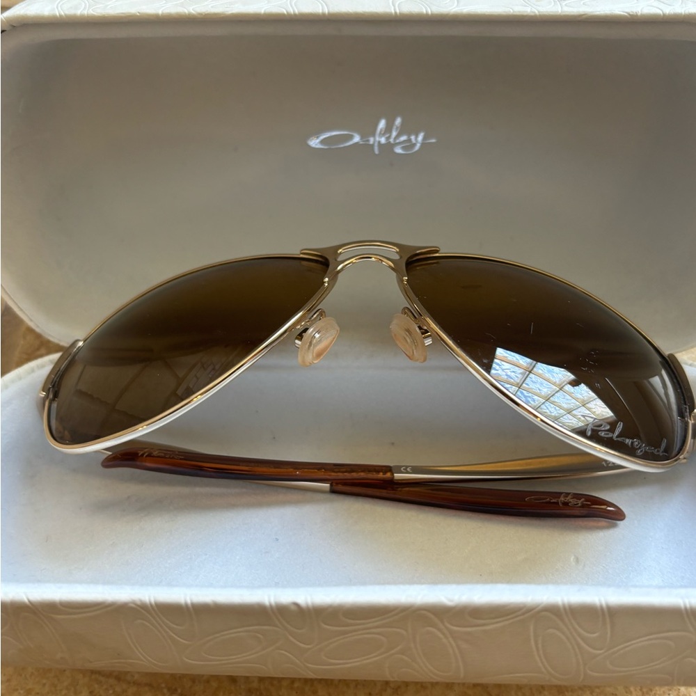Polarized Oakley Aviator